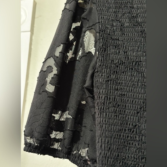 NWOT Black Lace Midi Dress Women's Dresses Puffy Flutter Sleeve Floral Lace - Picture 6 of 7